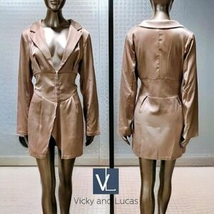 NWT Vicky & Lucas Apricot Satin Corset Waist Front Slit Mini Dress Sz M